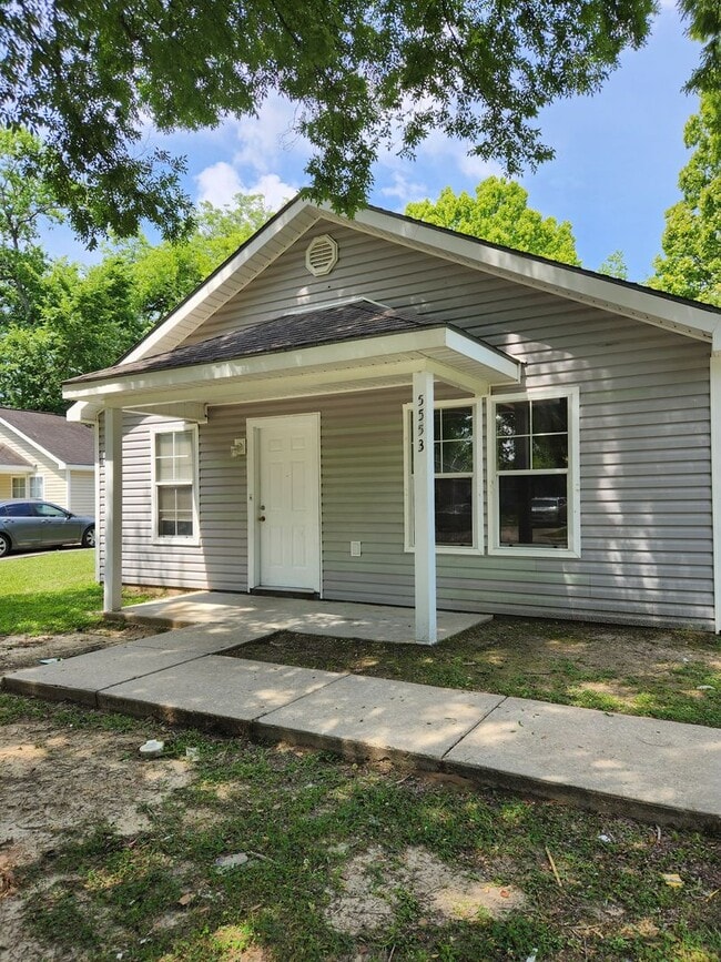 Building Photo - House for Rent