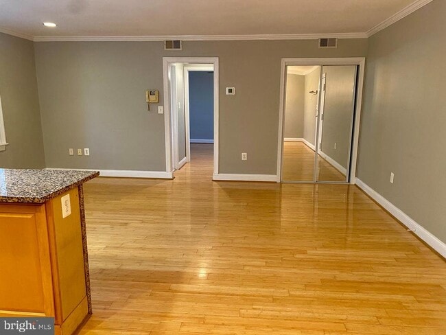Photo - 33 Kennedy St NW Unit 302
