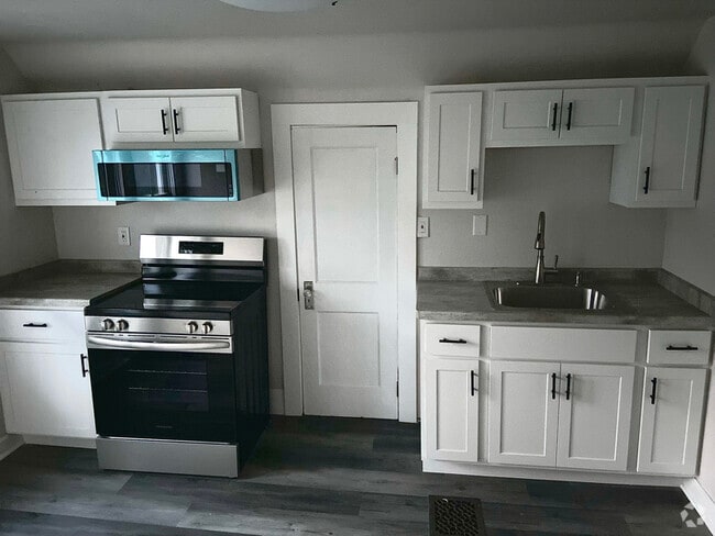 Building Photo - 625 S 61st St Rental