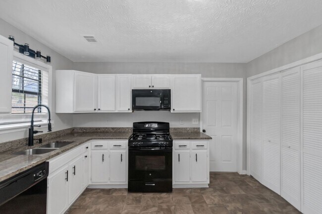 Photo - 321 Summerwood Ln