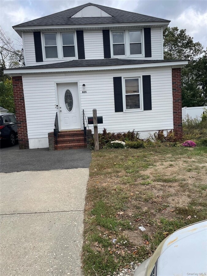 Photo - 825 County Line Rd
