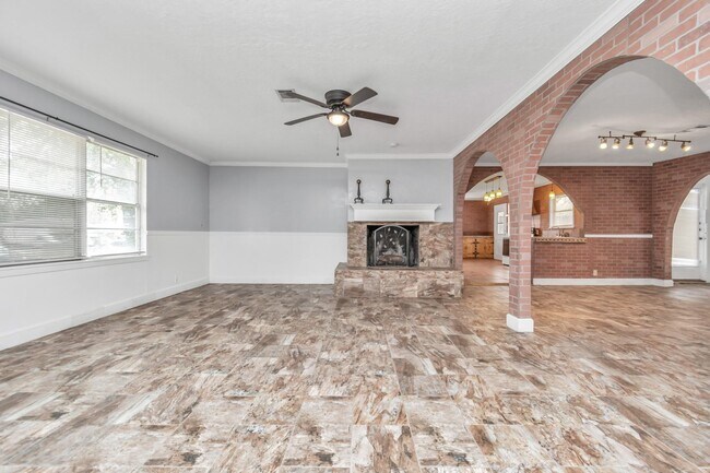 Photo - 602 Everett St