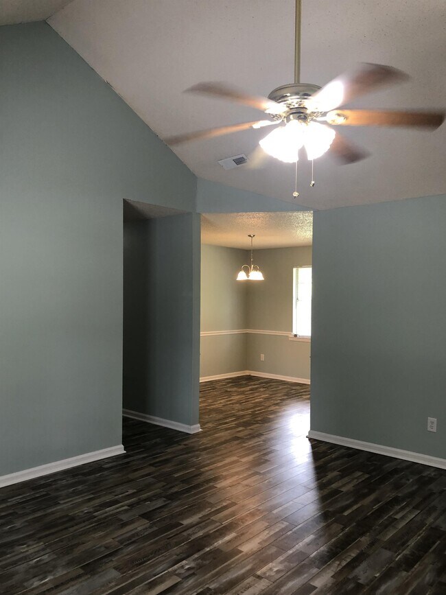 Photo - 663 Windward Dr