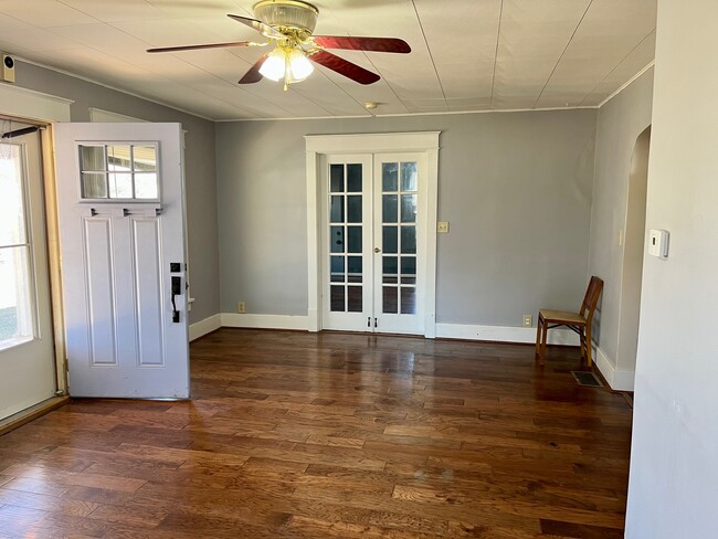 Photo - 409 4th St