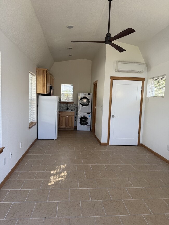 6619 SE Woodstock Blvd Unidad B