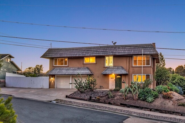 Building Photo - 4 Bedrooms, 3 Bathroom, Two Story Home With Pool
