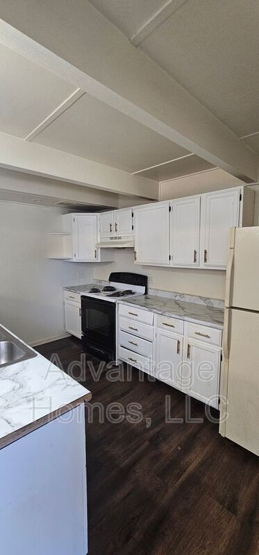 Photo - 908 N 70th St