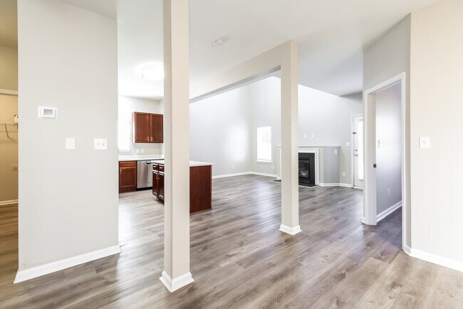 Photo - 5109 Livermore Ln