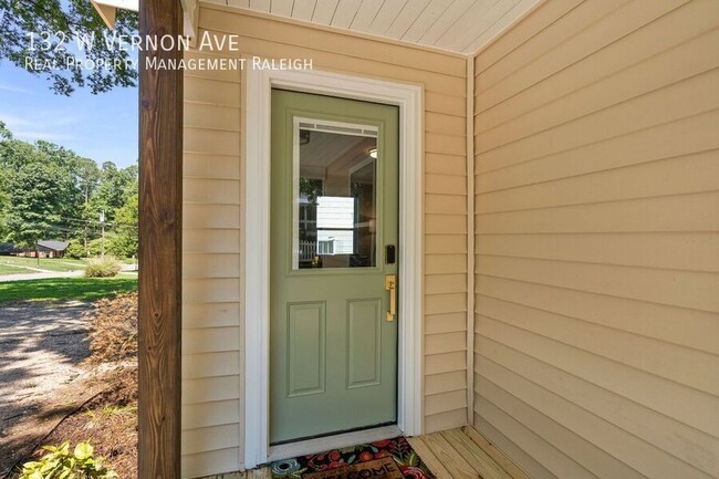 Photo - 132 W Vernon Ave