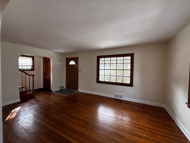 Photo - Charming Single Family Home for Rent - Excellent Grove City Location!