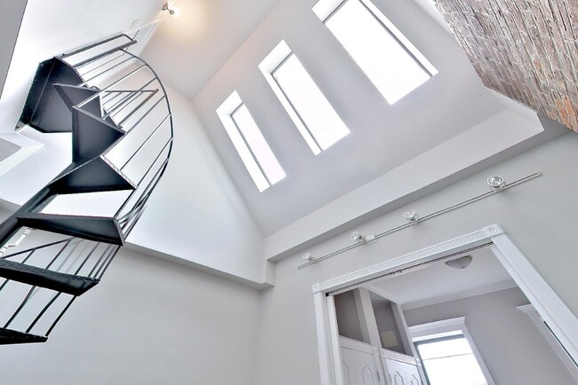 Building Photo - 250 Mott St Rental