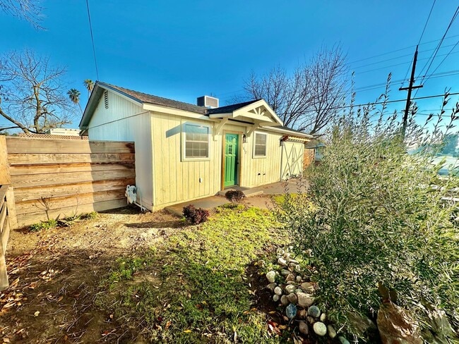 Photo - Fully Remodeled 3/2 in Northwest Fresno