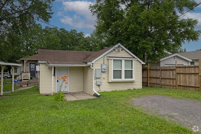 Building Photo - 134 21st Ave N Rental