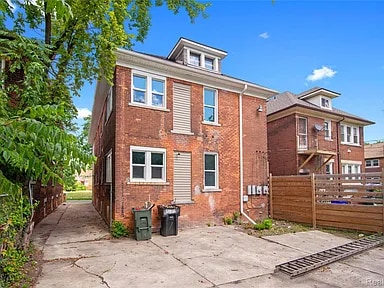 Photo - 2509 Gladstone St