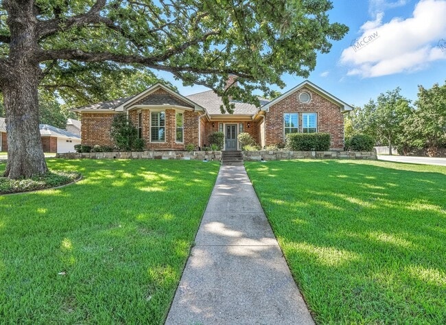 Photo - 1 Creekmere Dr