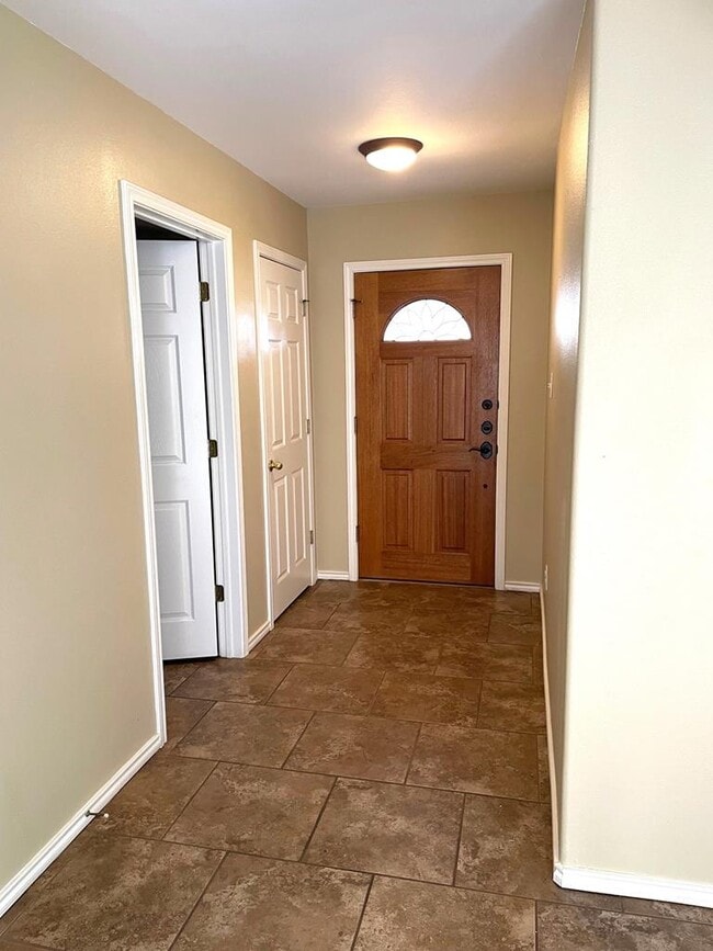 Photo - 208 Coronado Cir