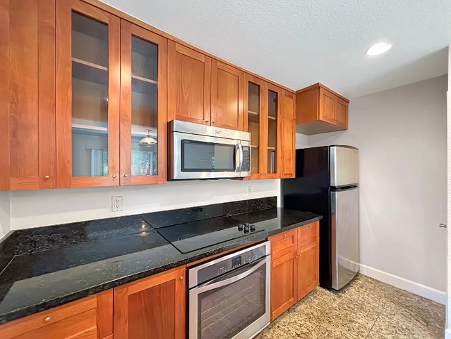 Building Photo - 8503 Villa La Jolla Dr Unit APT J