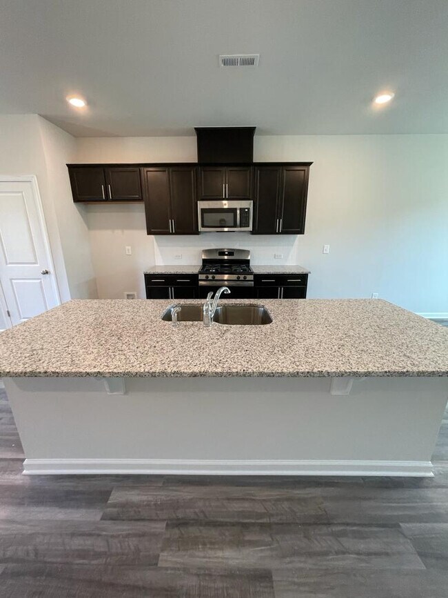 Photo - Room in Townhome on Southern Magnolia Dr