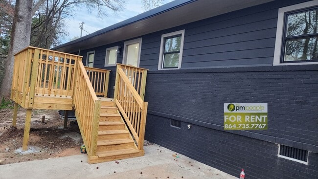 Photo - 108 St Lo Cir