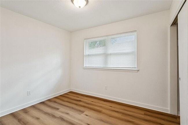 Photo - 278 Oriole Dr