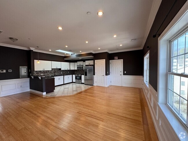 Building Photo - 473 Revere Beach Pkwy Unit 7 Rental