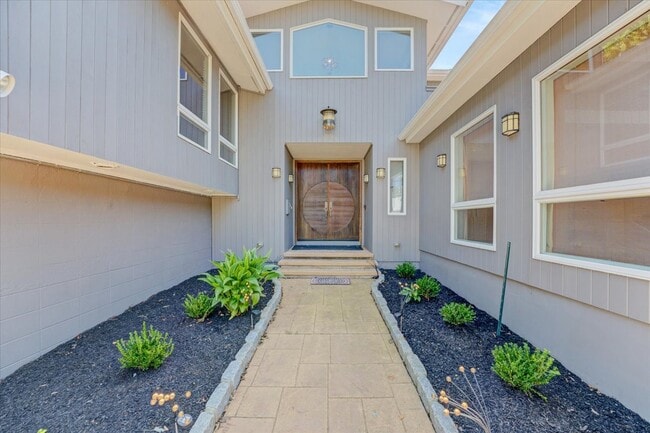 Photo - 74 Seneca Pl