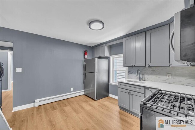 Photo - 51 Levinson Ave Casa