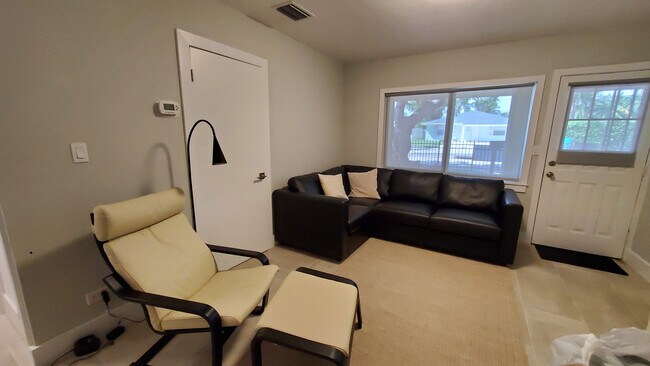 LIVING ROOM - 1008 SE 4th St Unit 1006