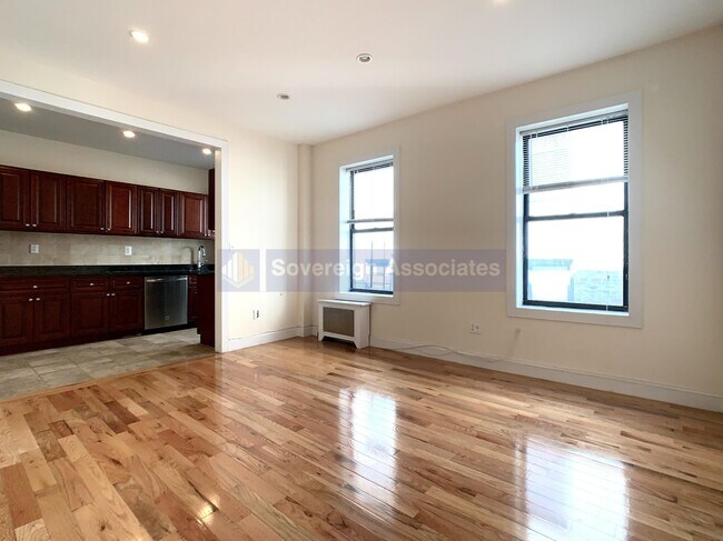 Building Photo - 270 Fort Washington Ave Rental