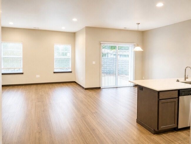 1437 Sq Ft - Maplewood Villas