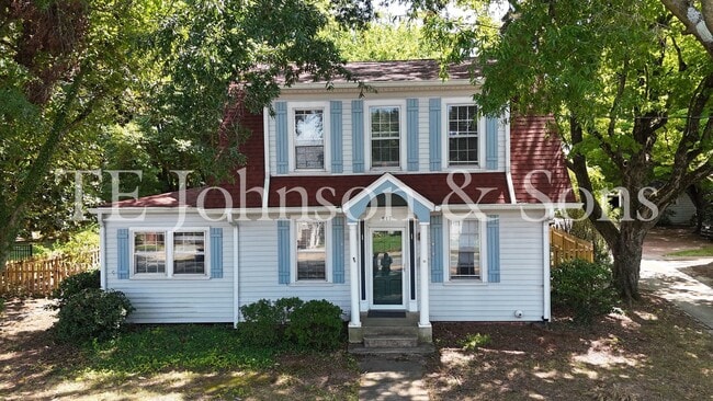 Building Photo - 817 S Hawthorne Rd