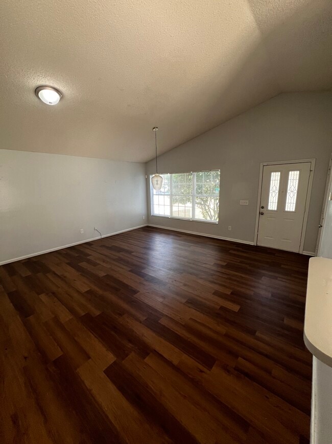 Photo - 4912 Aventura Blvd