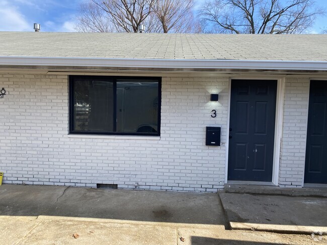 Building Photo - 1906 Rhodes St Unit 3 Rental