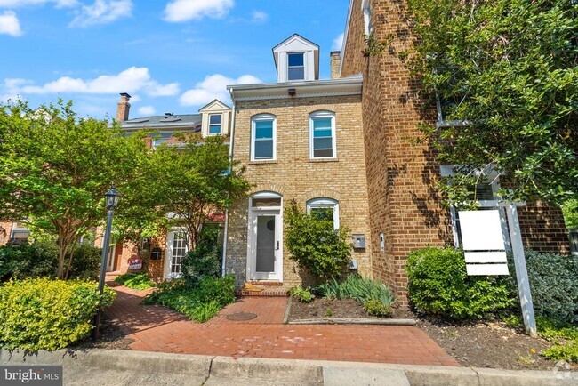 Building Photo - 911 Oronoco St Rental