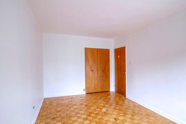 Photo - 2400 Av. Van Horne Unit 305