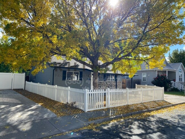 Building Photo - 174 Claybourne Ave S