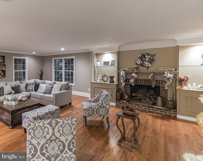 Photo - 11301 Corobon Ln