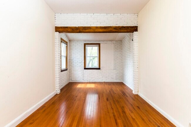 Photo - 27 Garrison Ave Unidad 2