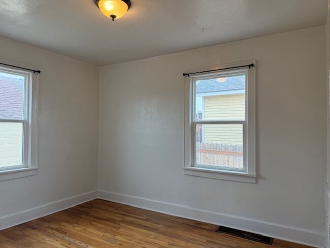 Photo - Thirteenth 2104 &amp; 2102 Unit 2104 - Apt A