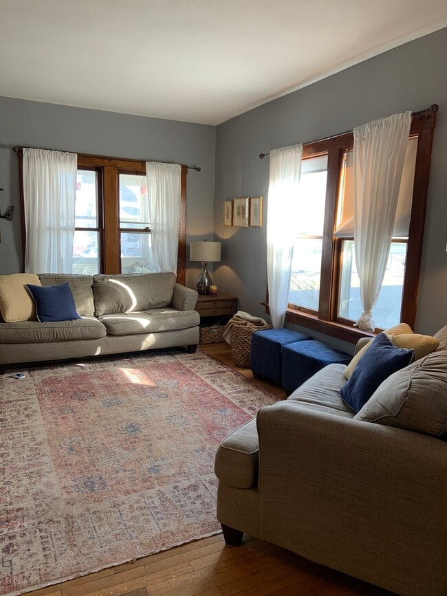 Photo - 4207 Barker Ave