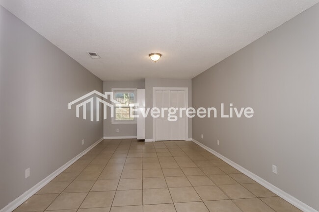 Photo - 6423 Patmore Rd