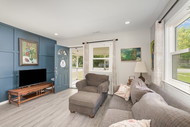 Photo - 59 Transverse Ave