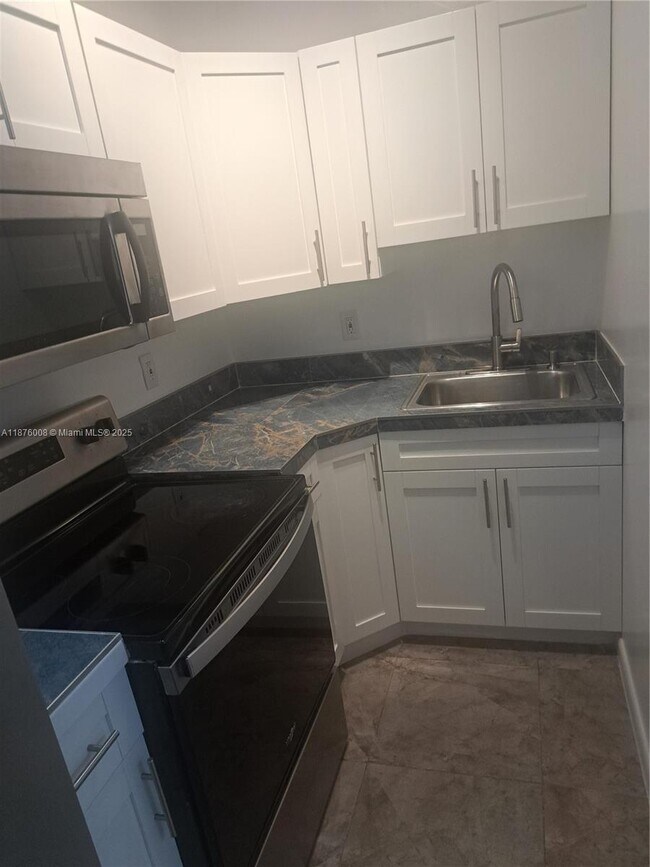 Photo - 17 NE 2nd Rd Unidad 2