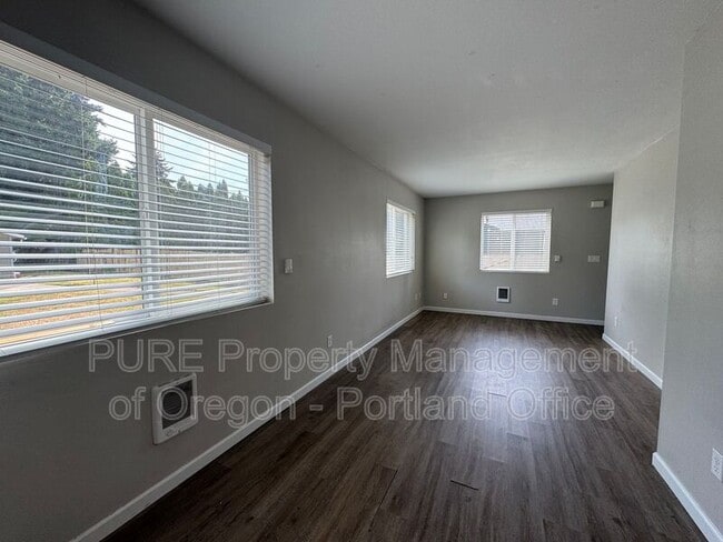 Building Photo - 10762 NE Prescott St Rental