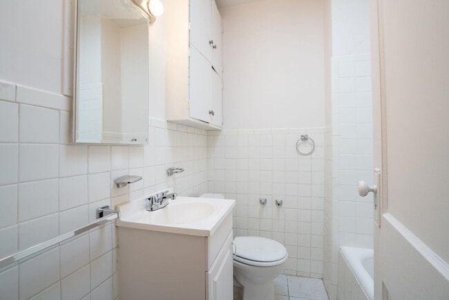4336 E Batavia Pl