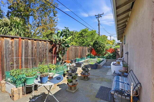 Photo - 2105 Royal Dr