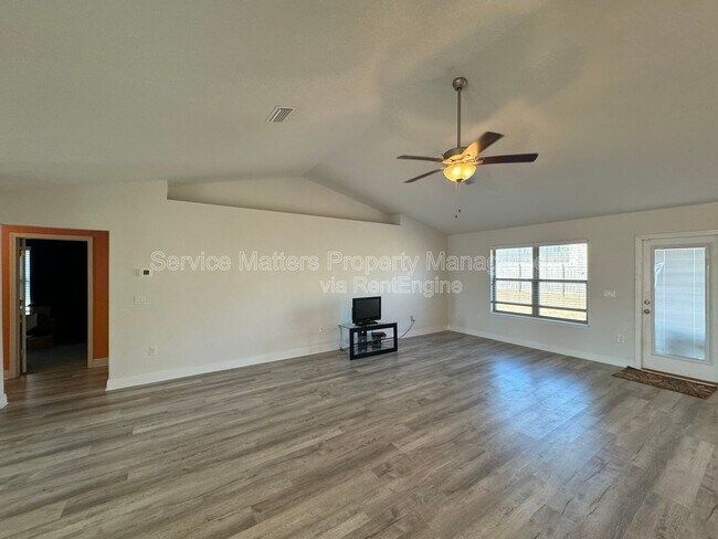 Photo - 5622 Burr St