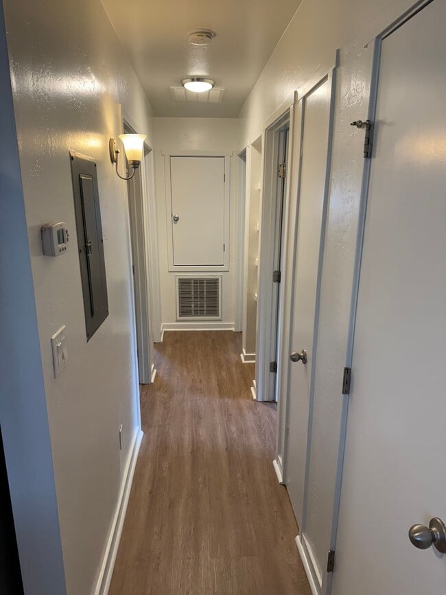 Photo - Pinegrove Unit 100