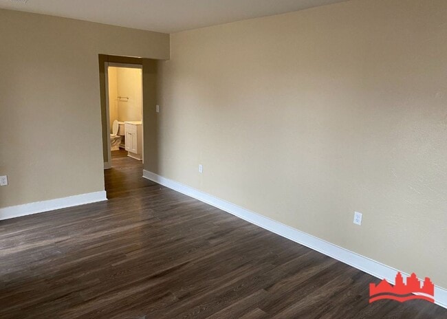 Photo - 7815 Armour Rd