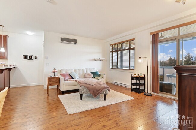 Spacious 2-Bedroom +Large Den Condo( could be 3rd bedroom) with 2 Primary Suites in Yorkson Creek